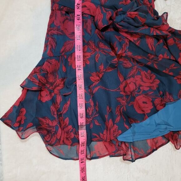 Saints + Secrets V-Neck Navy Front Tie Dress with‎ Red Floral Design - Size XS - Picture 10 of 10